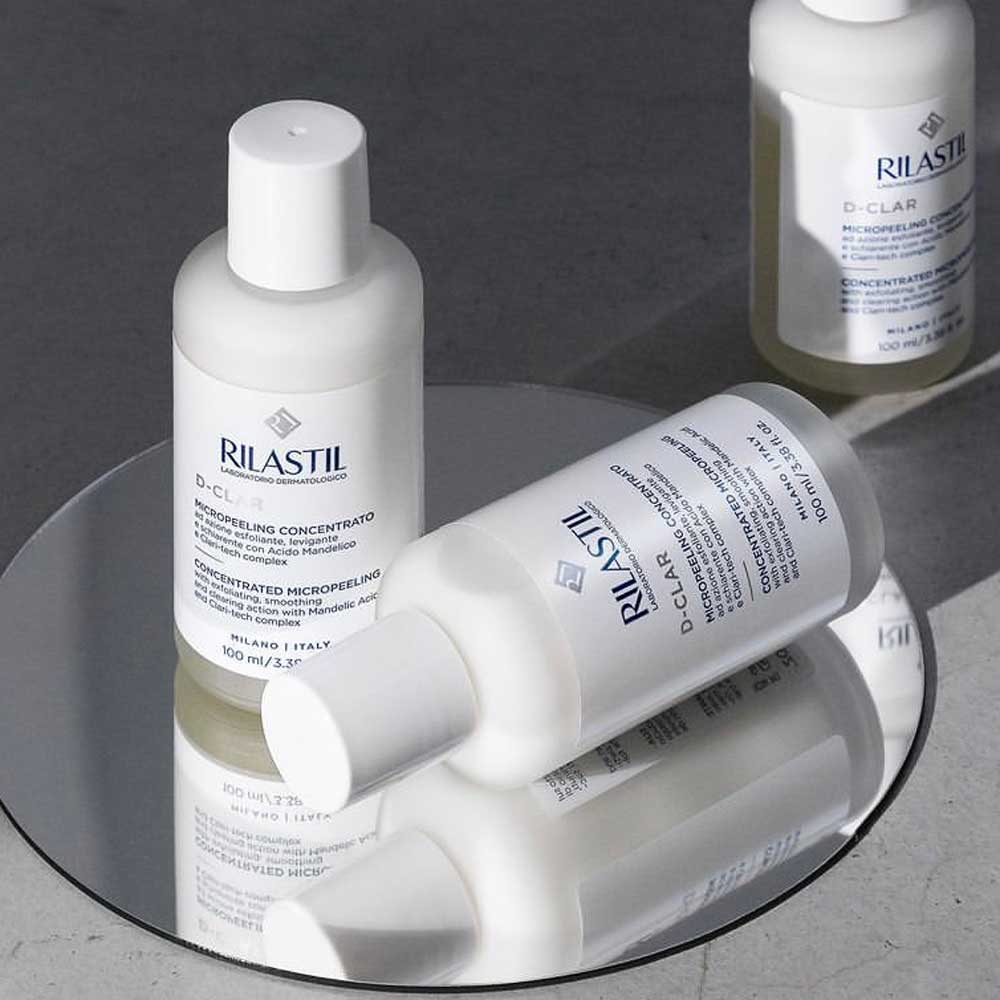 Rilastil D-Clar Concentrated Micropeeling – Intensive Brightening Treatment 100 ml on stand